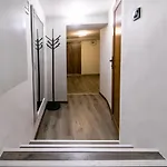Center Of Varna-free Parking דירה וארנה